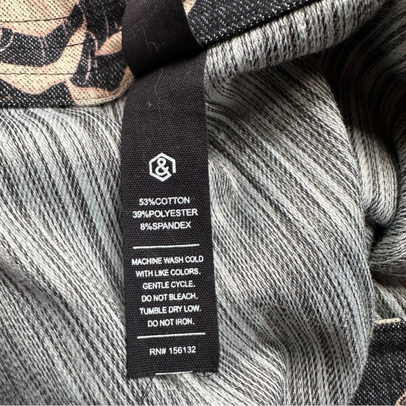 Agnes & Dora Gray and Pink A-Line Snap Front Skirt - Picture 7 of 7